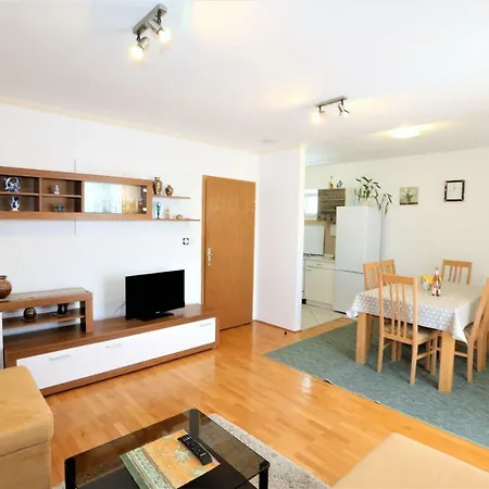 Vinko Apartment *